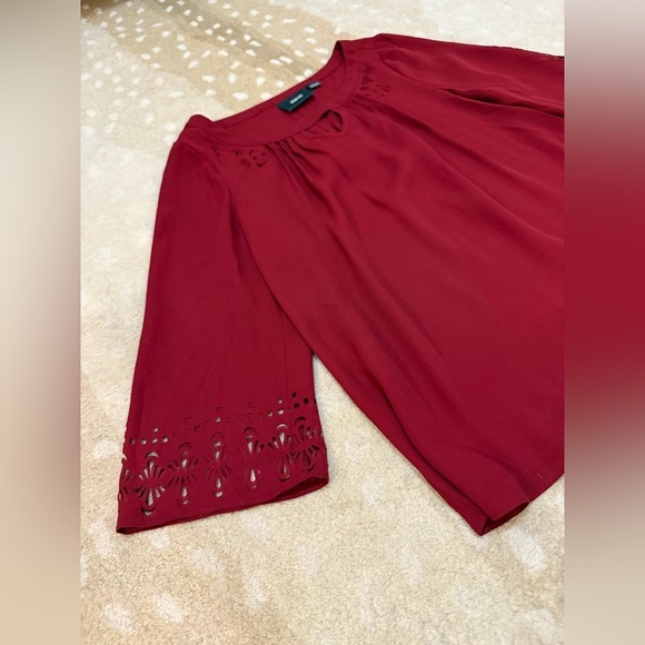 Maeve by Anthropologie red lace cutout blouse women’s size 4 - Picture 3 of 8